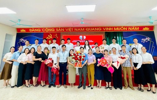 Học sinh Trường THCS và THPT Lương Thế Vinh: Vinh dự được đứng trong hàng ngũ của Đảng Cộng sản Việt Nam