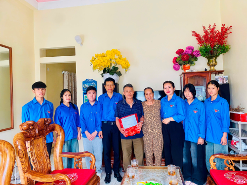 Trường THPT Nà Tấu tổ chức chuỗi hoạt động tri ân đền ơn đáp nghĩa nhân kỷ niệm 79 năm Ngày thương binh - liệt sĩ (27/7/1947 - 27/7/2026)