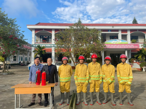 TRƯỜNG THPT THANH NƯA ĐẨY MẠNH TUYÊN TRUYỀN,  PHỔ BIẾN, GIÁO DỤC PHÁP LUẬT CHO HỌC SINH
