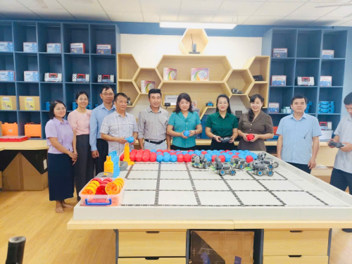 Đoàn khảo sát Ban Văn hóa - Xã hội HĐND tỉnh làm việc tại Trường PTDTNT THPT Mường Nhé