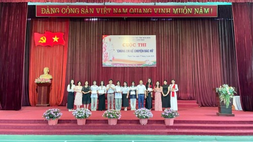 TRƯỜNG THPT THANH NƯA - LAN TOẢ TẤM GƯƠNG ĐẠO ĐỨC BÁC HỒ, NÂNG CAO HIỆU QUẢ GIÁO DỤC PHÁP LUẬT CHO THẾ HỆ TRẺ