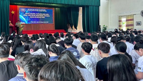 Trường THCS và THPT Lương Thế Vinh: Tăng cường tuyên truyền pháp luật về an toàn giao thông đường bộ và an ninh mạng cho học sinh
