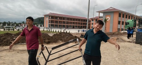 Trường THPT Thanh Chăn chung sức vì mái trường vùng biên