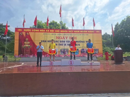 Tuổi trẻ Trường PTDTNT THPT Mường Nhé hòa nhịp Ngày hội Văn hóa các dân tộc
