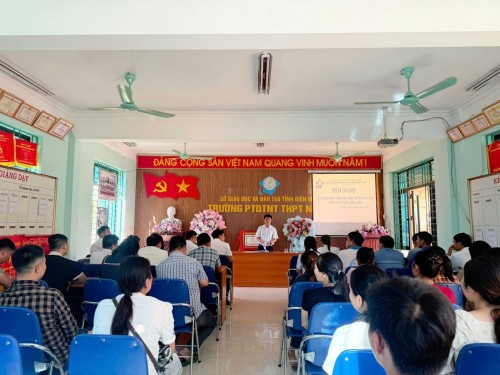 Cùng một niềm tin, chung một ước vọng: phụ huynh đồng hành cùng trường PTDTNT THPT Nà Hỳ