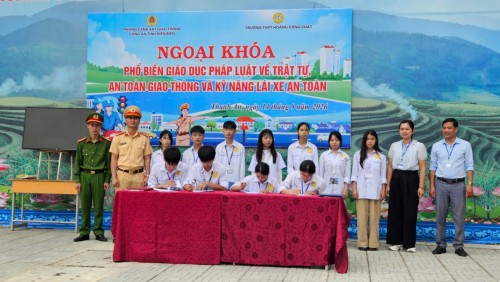 Trường THPT Hoàng Công Chất tăng cường giáo dục ý thức chấp hành pháp luật về an toàn giao thông