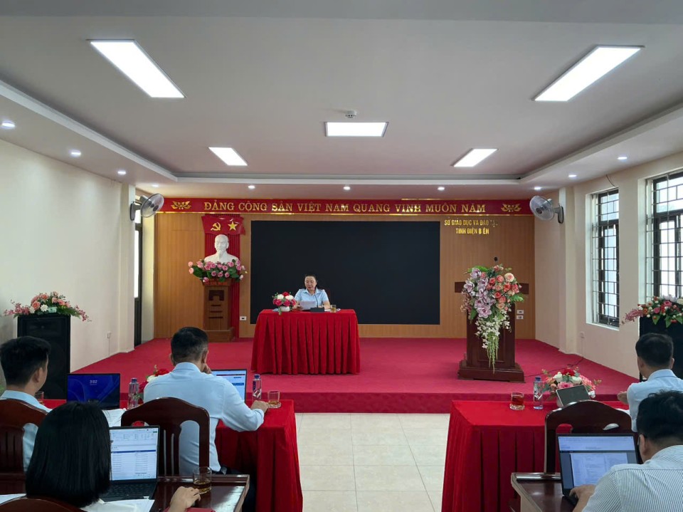TỔ CÔNG TÁC ĐẶC BIỆT HỌP TRIỂN KHAI NHIỆM VỤ SỐ HÓA DỮ LIỆU NGÀNH GIÁO DỤC VÀ ĐÀO TẠO TỈNH ĐIỆN BIÊN