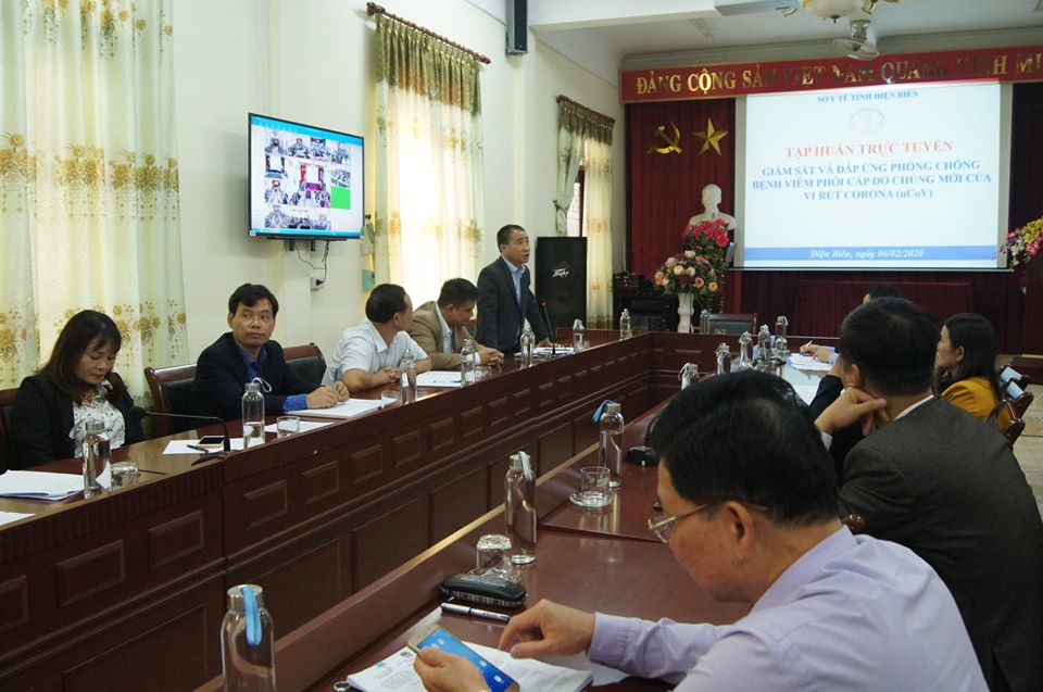 BSCKII Đoàn Ngọc Hùng, Giám đốc Trung tâm Kiểm soát bệnh tật tỉnh Điện Biên phát biểu ý kiến tại lớp tập huấn
